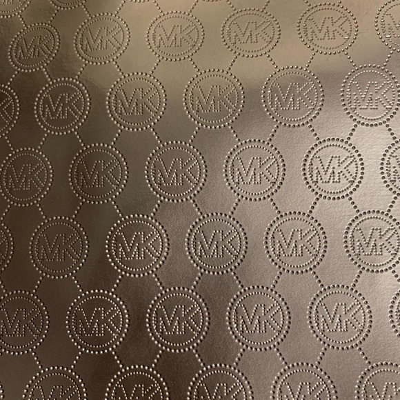 Like New Michael Kors Tote Handbag - Picture 7 of 15